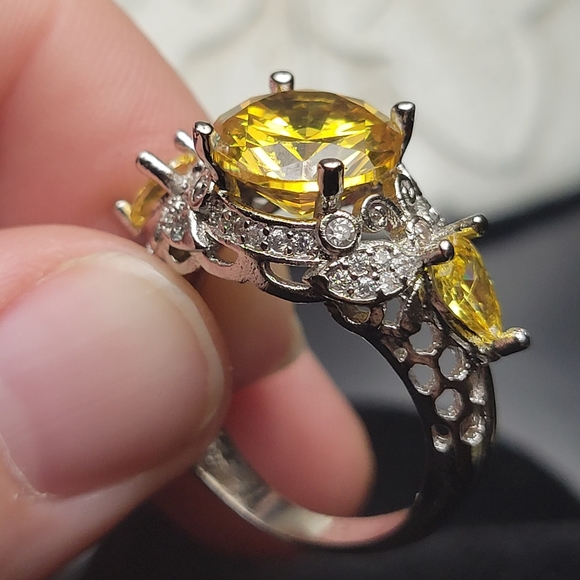 Canary Yellow Cubic Zirconia VINTAGE  ring (8) - Picture 7 of 9